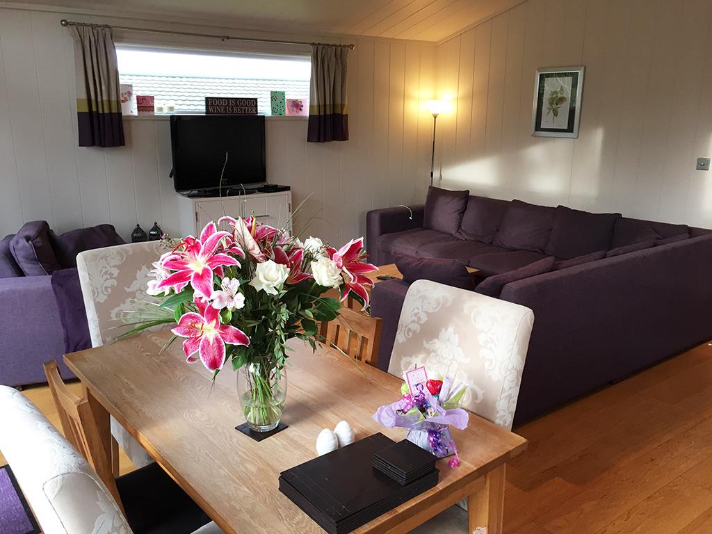 3 bedroom park home For Sale in Clitheroe - dining3.jpg